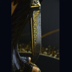 Сувенирная композиция нож «СОКОЛ» с фигурой птицы