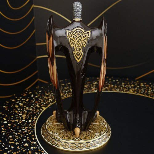 Сувенирная композиция нож «СОКОЛ» с фигурой птицы