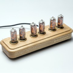 Ламповые часы газоразрядные «Восток-3» из ценных пород дерева (дуб)