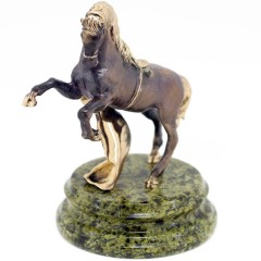 Интерьерная статуэтка «Конь жеребец» — новогодний подарок 2026 года