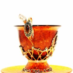 Чайная чашка «Пётр I» из янтаря с художественным литьём