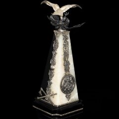 Серебряные часы «Добро и зло» с фигурками птиц на камне оникс и обсидиан