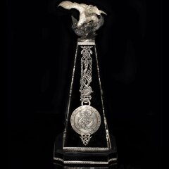 Серебряные часы «Добро и зло» с фигурками птиц на камне оникс и обсидиан