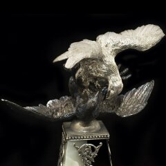 Серебряные часы «Добро и зло» с фигурками птиц на камне оникс и обсидиан