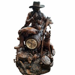 Каминные резные часы «Охотник» из массива дерева