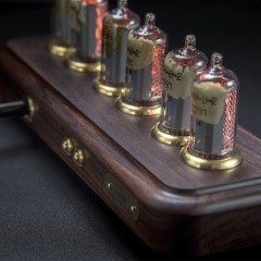 Ламповые часы газоразрядные «Восток-3» из тёмного палисандра