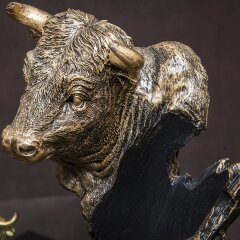 Подставка под бутылку «Бык» со стопками перевёртышами