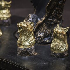 Подставка под бутылку «Бык» со стопками перевёртышами