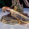 Подарочная композиция «Сокол» с украшенным ножом на подставке с фигурой птицы