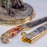 Интерьерная композиция с ножом на подставке «Сокол» (дамасская сталь) купить в подарок мужчине