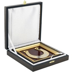 Позолоченная подкова «На счастье» — панно из натурального камня яшма