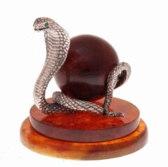 Сувенирная статуэтка «Кобра с шаром»