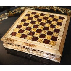 Шахматный ларец «Стародворянский» из карельской берёзы и янтаря