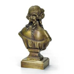 Бронзовый бюст «Девушка с бабочкой» в подарок коллекционеру