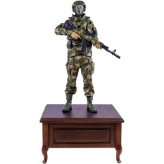 Скульптурная фигура «Боец ССО» в подарок защитникам детей войны