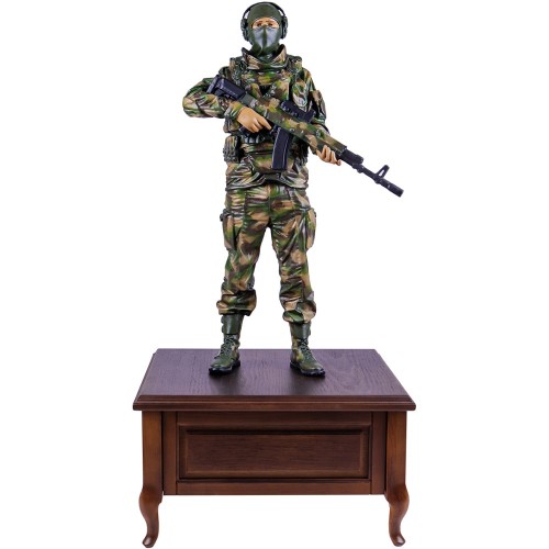 Скульптурная фигура «Боец ССО» в подарок защитникам детей войны