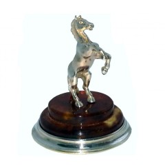 Сувенирная фигурка «Лошадка на дыбах» на янтаре — новогодний символ 2026 года