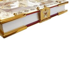 Украшенная книга «Молитвослов» в позолоченном окладе