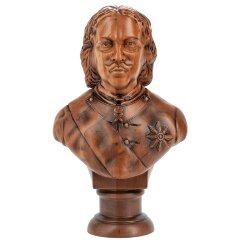 Резной бюст российского императора «Пётр I» из массива дерева