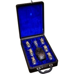 Набор стопок перевёртышей «Охотник» с графином в кожаном кейсе