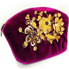 Косметичка из янтаря и бордового бархата «Осень»