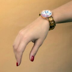 Женские наручные часы «Бабочки» из балтийского янтаря