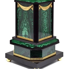 Зелёная настольная лампа из малахита «LAMP» для рабочего стола