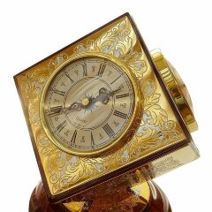 Настольная метеостанция с часами «Куб»