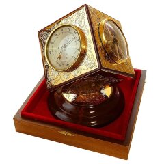 Настольная метеостанция с часами «Куб»
