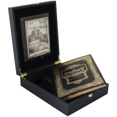 Подарочный набор книги с фото известных мест «Санкт-Петербург» и картины с видами города