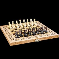 Подарочные шахматы «Готика» из карельской берёзы и янтаря