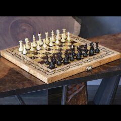 Подарочные шахматы «Готика» из карельской берёзы и янтаря