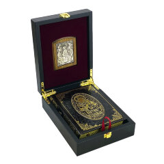 Подарочный набор книга «Цветник духовный с иконой Святая Троица»