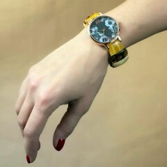 Женские наручные часы «Цветы» из балтийского янтаря