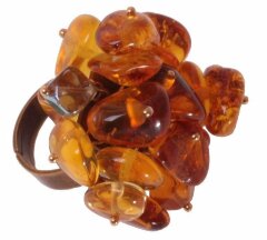 Кольцо из янтаря «Чары»