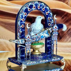 Интерьерная композиция с ножом «Сапфировый страж» — Премиум подарки