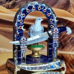 Интерьерная композиция с ножом «Сапфировый страж» — Премиум подарки