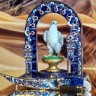 Интерьерная композиция с ножом на подставке «Сапфировый страж» (дамасская сталь, содалит) купить в подарок руководителю