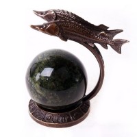 Бронзовая статуэтка «Рыбы» на камне змеевик