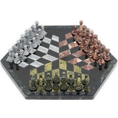 Сувенирные шахматы из камня «На троих» (змеевик, креноид, мрамор)