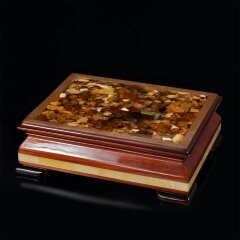 Деревянная шкатулка «Герб РФ» с натуральным янтарём