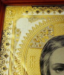 Икона Иисуса Христа в киоте