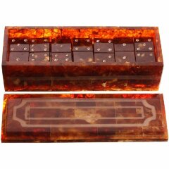 Подарочное домино «Лев» из янтаря