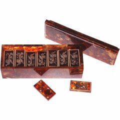 Подарочное домино «Лев» из янтаря