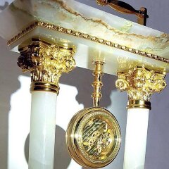 Каминные часы «Ампир» с подсвечниками