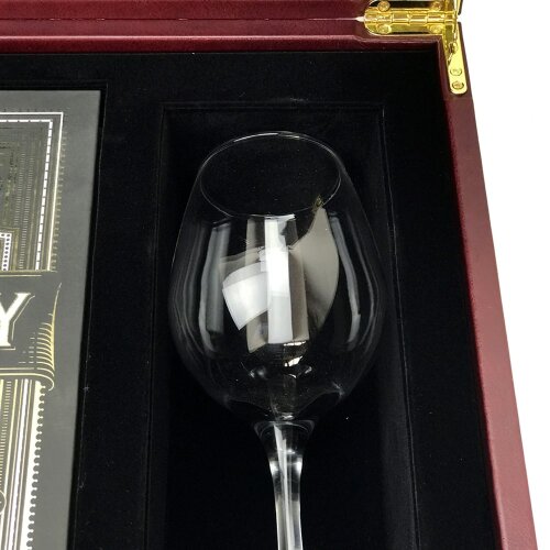 Подарочный набор с книгой «Wine Folly: Издание Магнум»