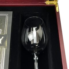 Подарочный набор с книгой «Wine Folly: Издание Магнум»