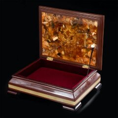 Деревянный ларец «Герб РФ» с натуральным янтарём