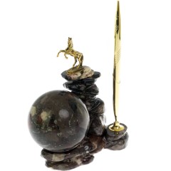 Композиция с шаром «Лошадка на скале» — подставка под ручку с фигуркой