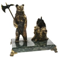 Настольный сувенир «Медведь с секирой»